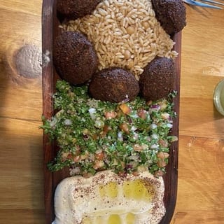 Falafel Platter (6 Pcs)